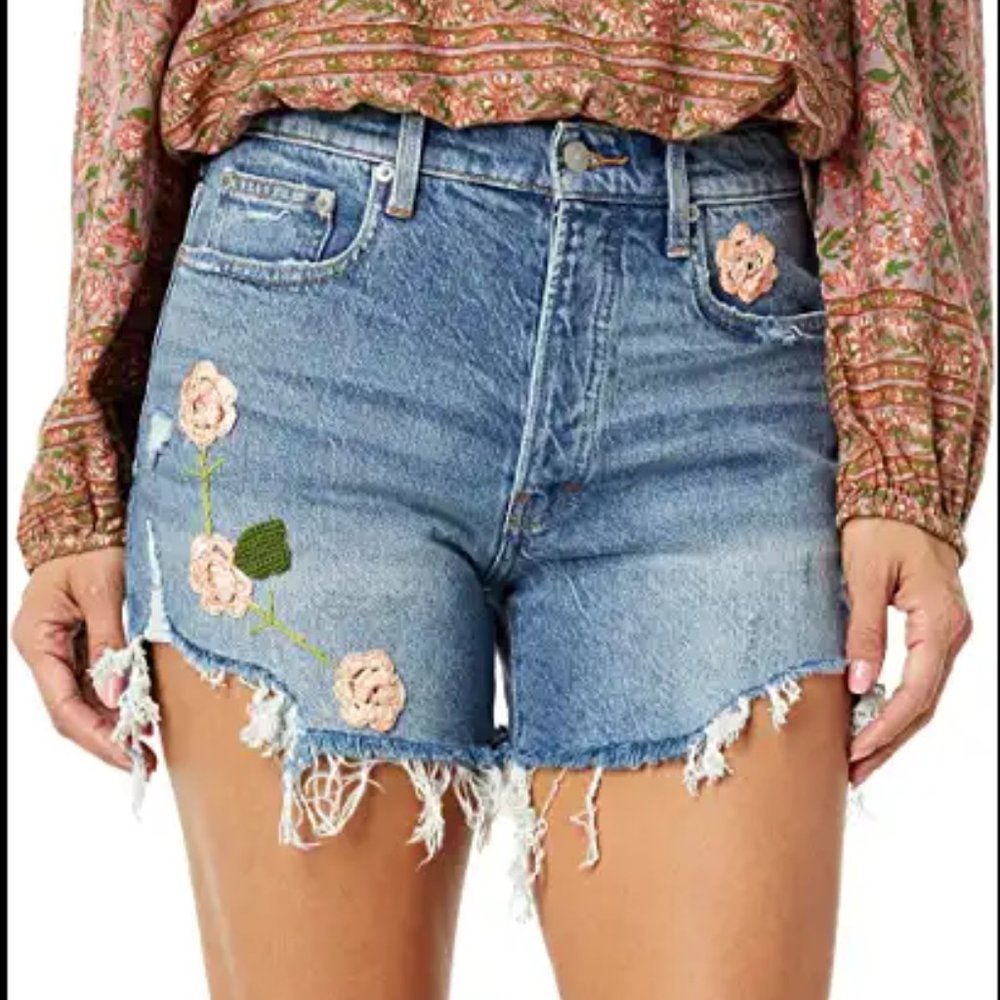 Lucky Brand 90s Midi Shorts in Learn To Love, Size 12